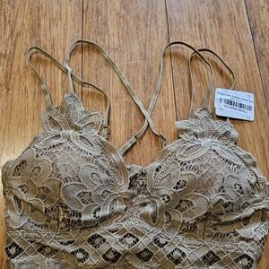 Anemone Lace Bralette in Beige
